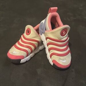 Nike Dynamo Go 2 Easy On Slip-On Sneaker Kids SZ  7.5C Coconut Milk Sea Coral